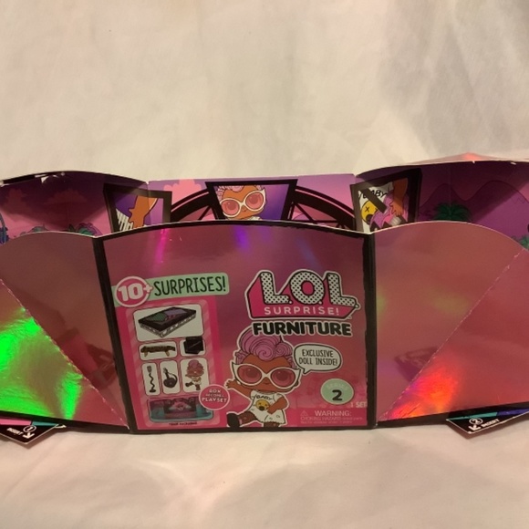 LOL Surprise Furniture Series 2 Grunge Grrl  Music Festival - Picture 3 of 11